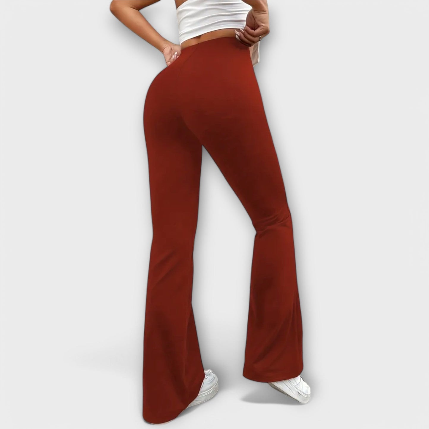 Pantalones anchos con silueta amplia