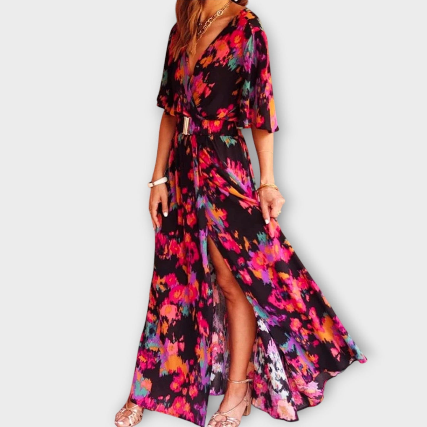 Vestido maxi elegante con diseño fluido