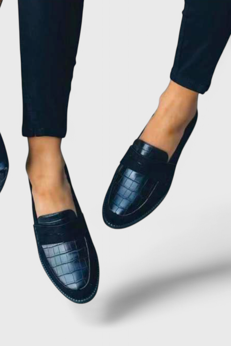 Zapatos elegantes y un libro para cada día