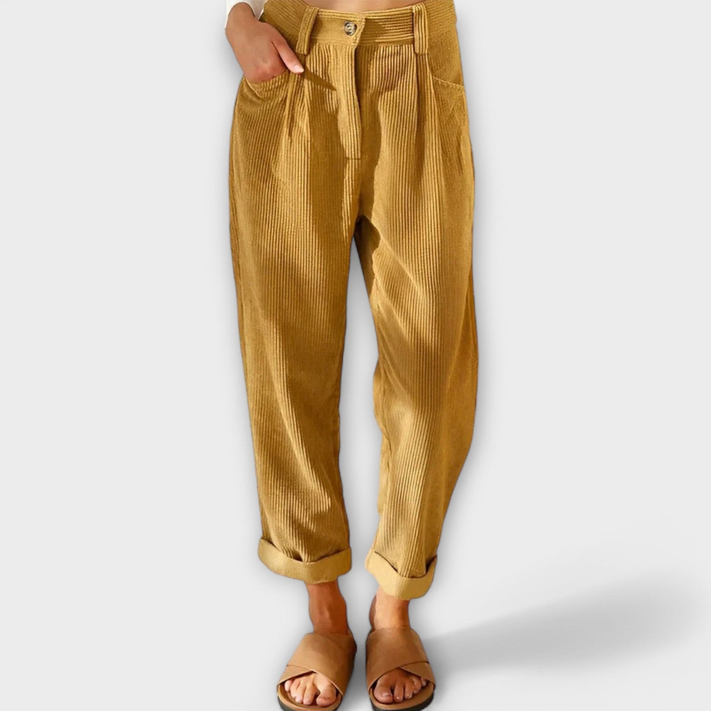 Pantalones de pana modernos para mujeres