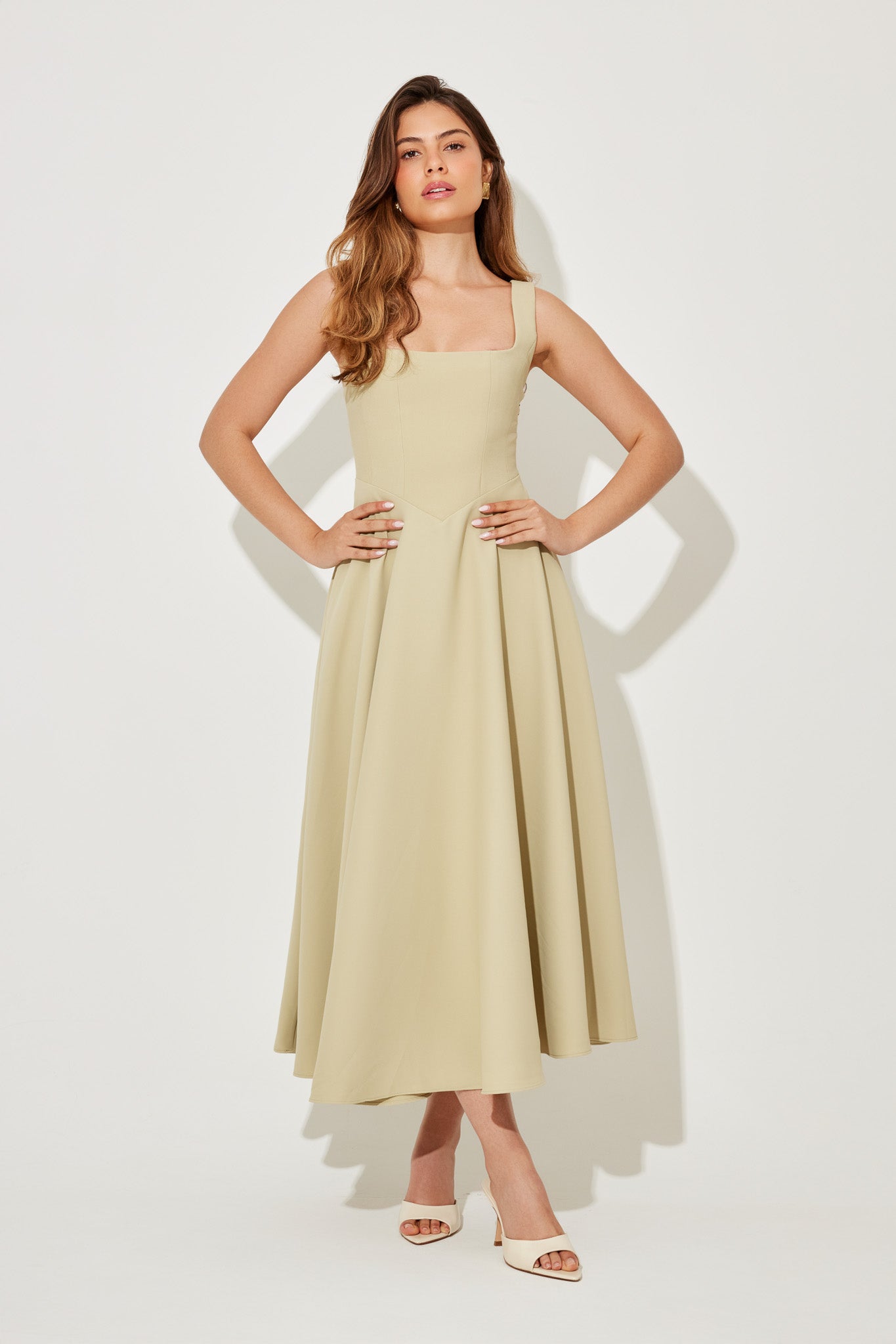 Emilia™ | Vestido midi fluido eterno