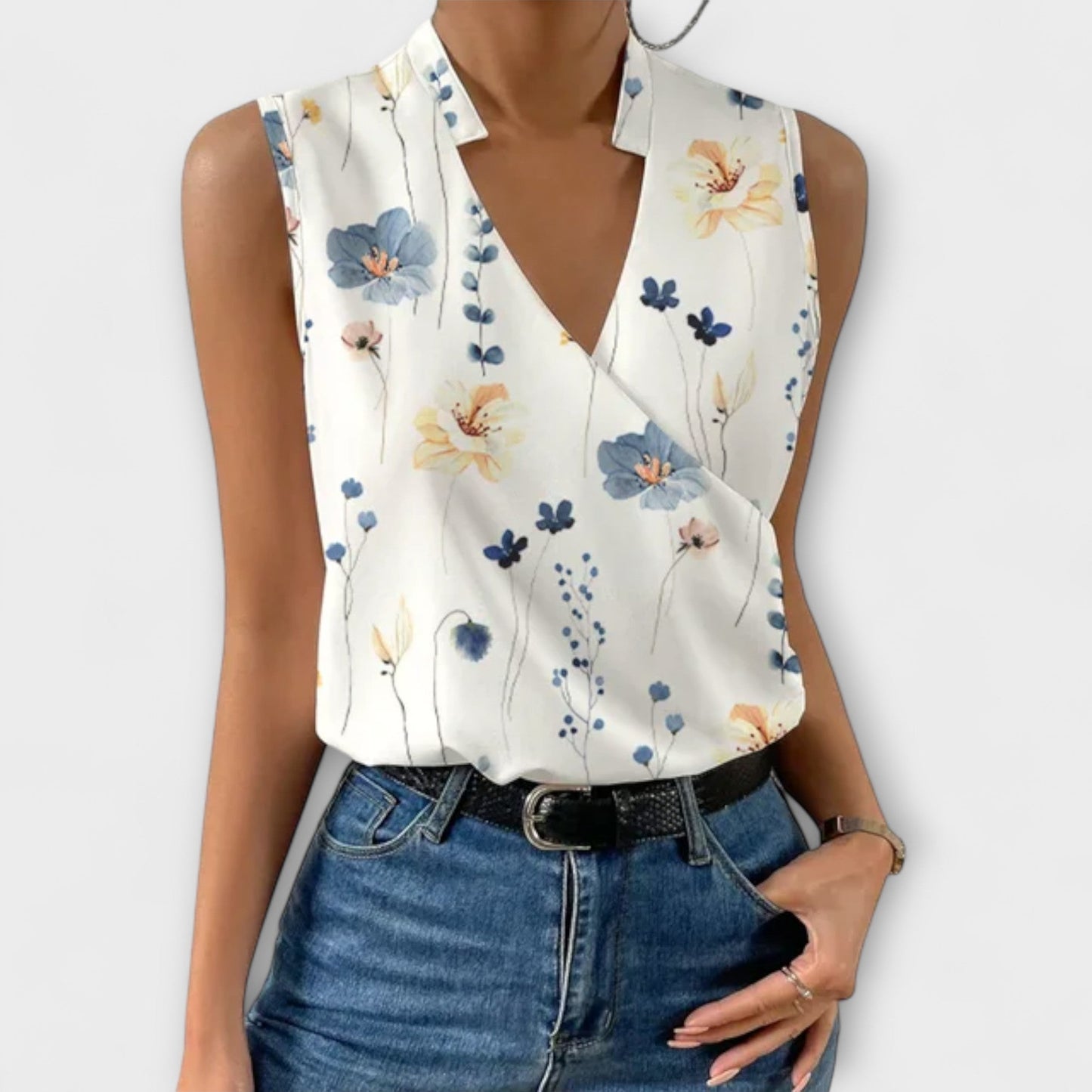 Top suave de verano con cuello en V