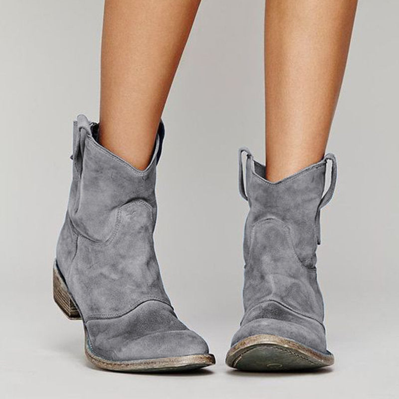 Carlota – Botas atemporales