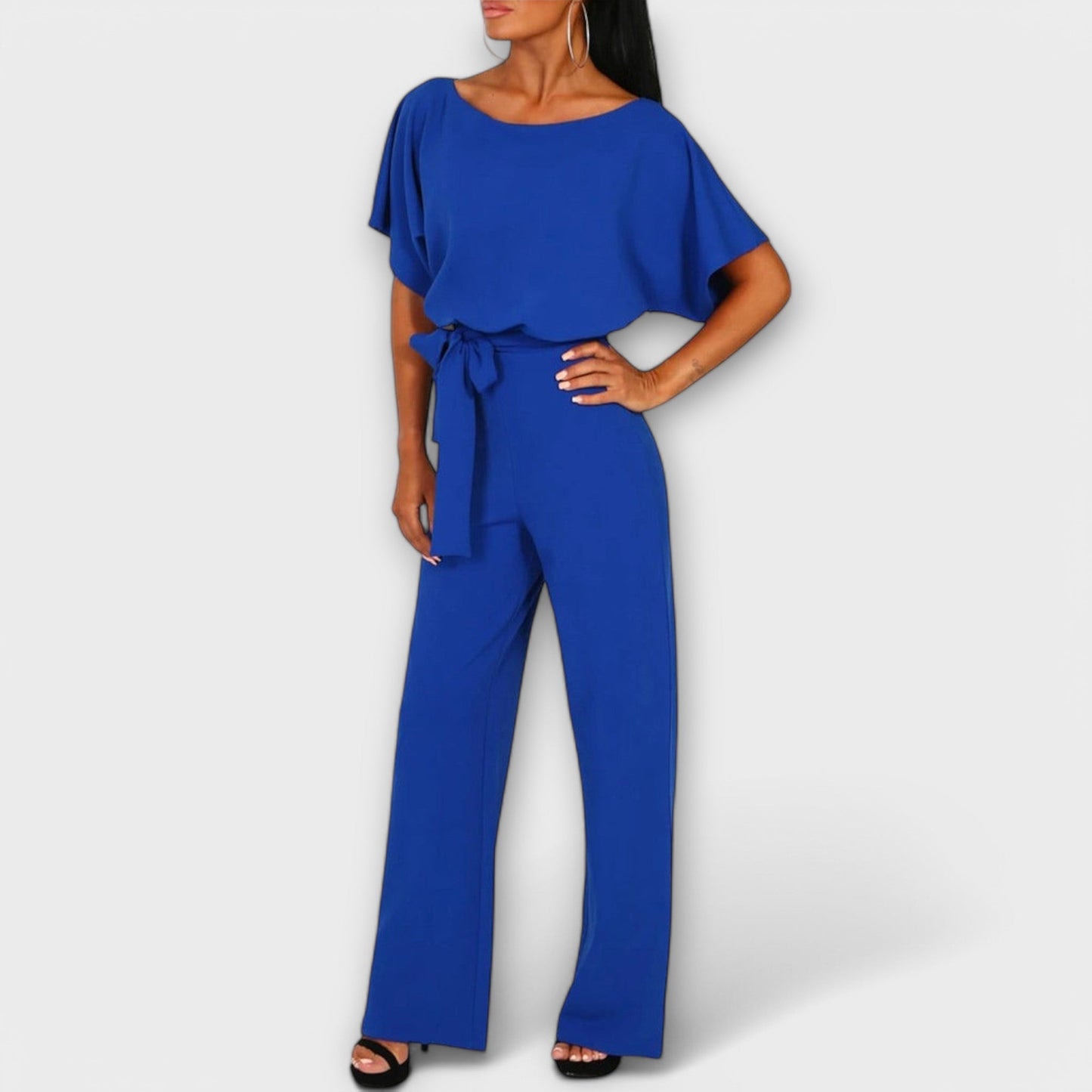 Nuria – Pantalones cortos oscuros con silueta elegante