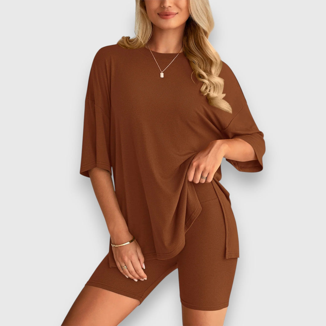 Malia – Conjunto de salón con camiseta oversized y pantalones cortos