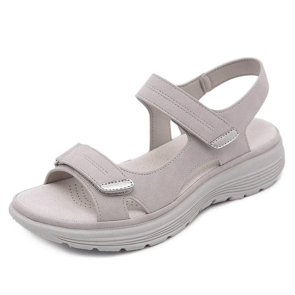 Sandalias cómodas con tira de velcro