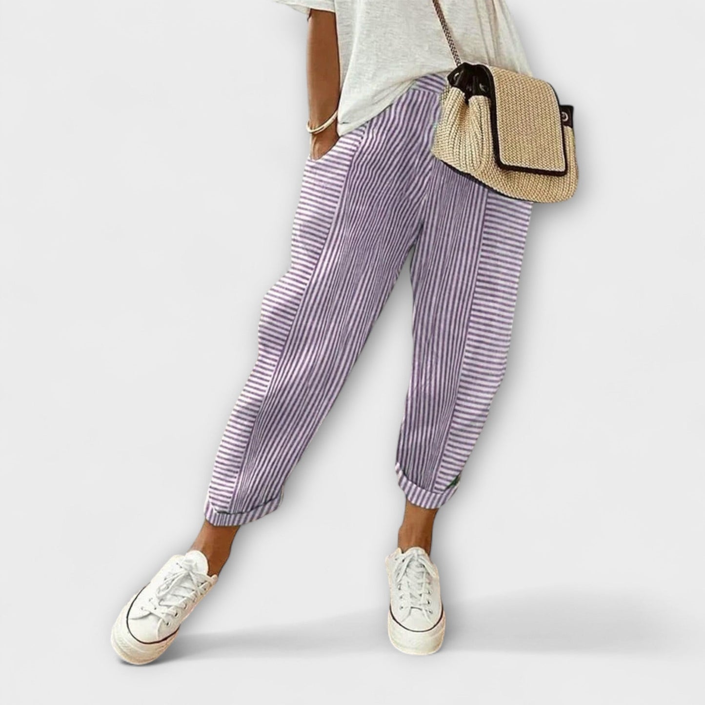 Pantalones a rayas cómodos y estilizados