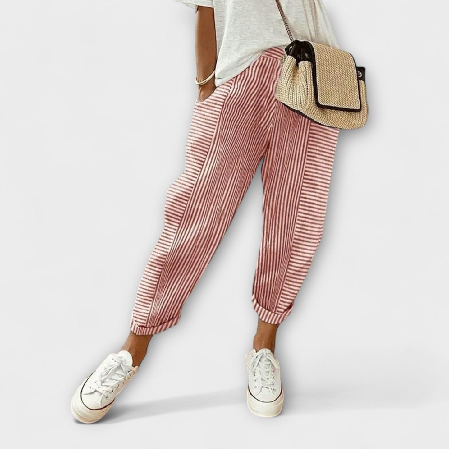 Pantalones a rayas cómodos y estilizados
