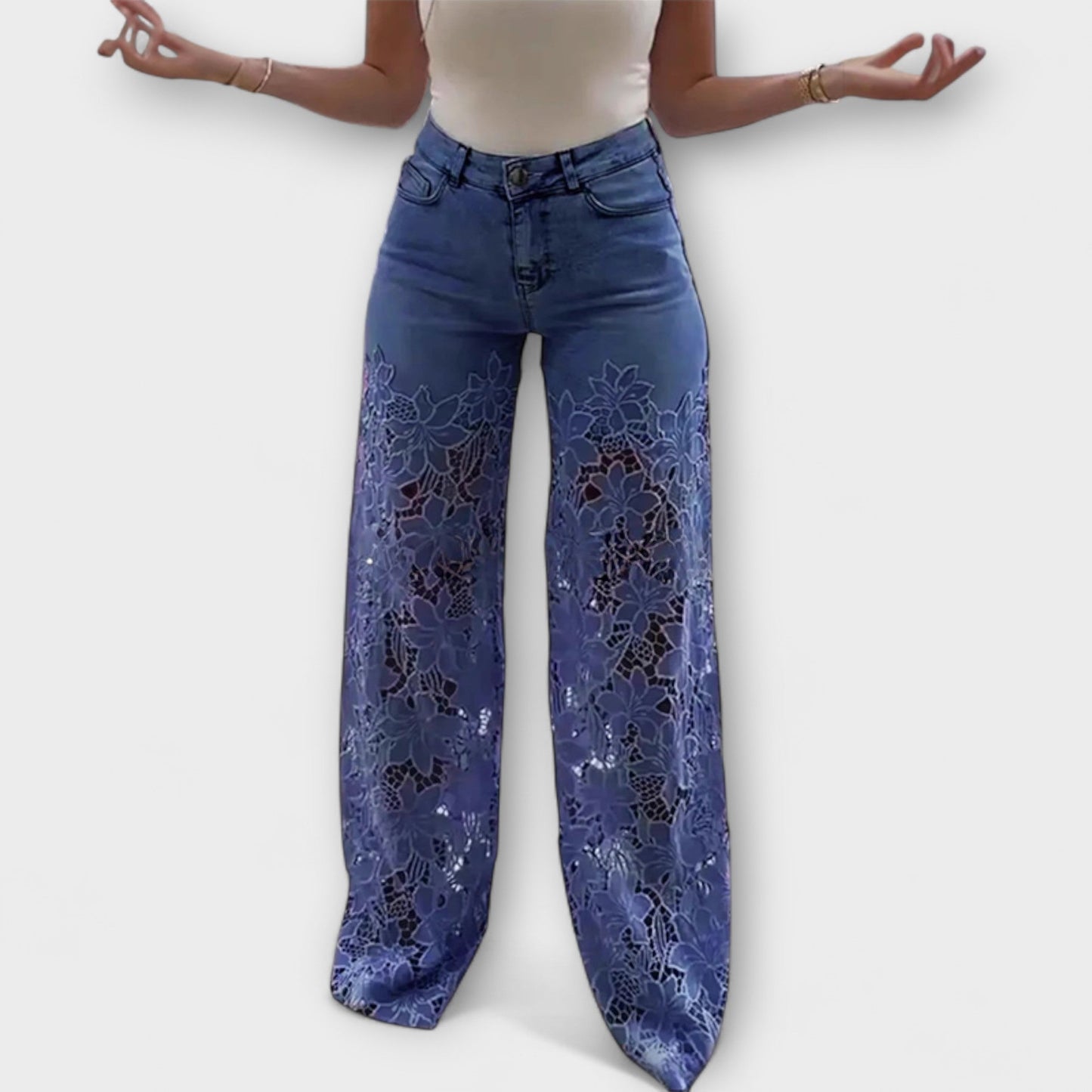 Jeans patchwork con encaje