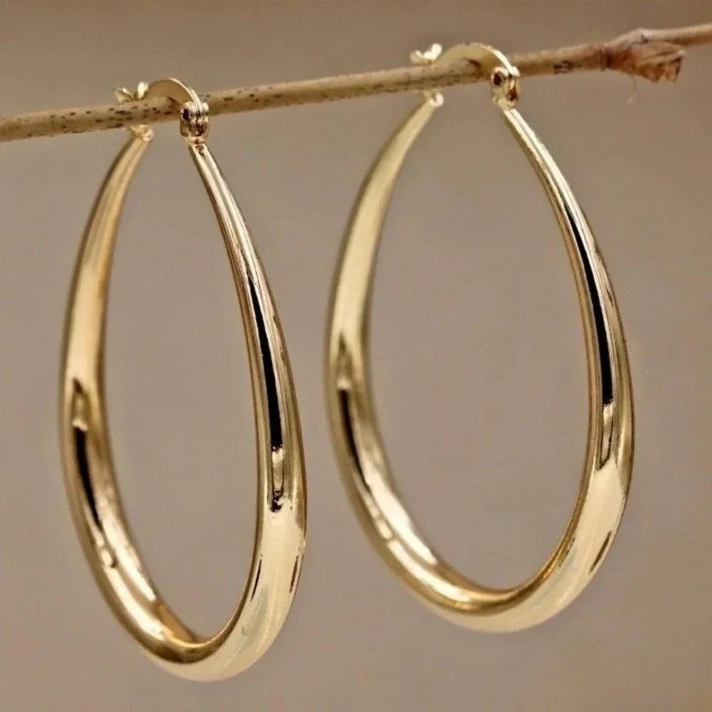 Pendientes de gancho retro con un diseño único y elegante