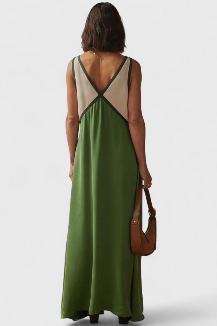 Vestido boho de verano con cuello en V