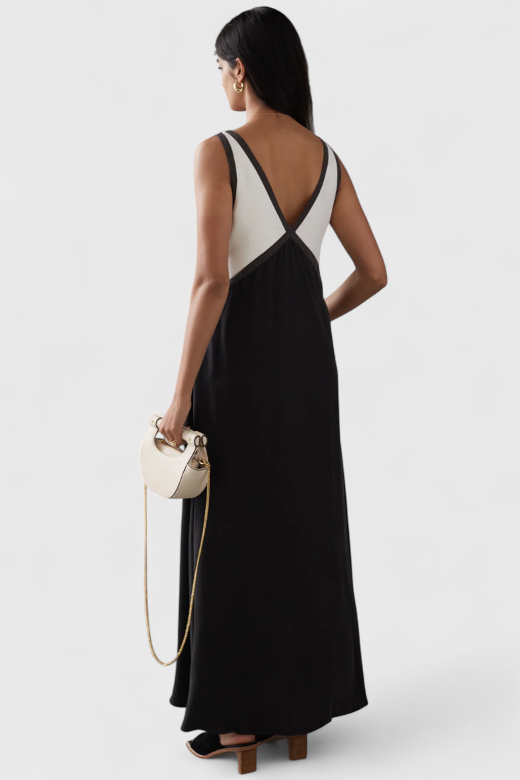 Vestido boho de verano con cuello en V