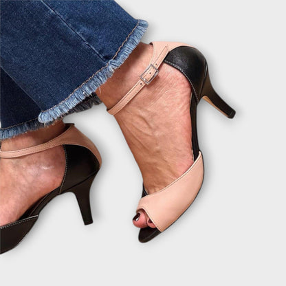 Nuarla™ | Escote elegante con tira