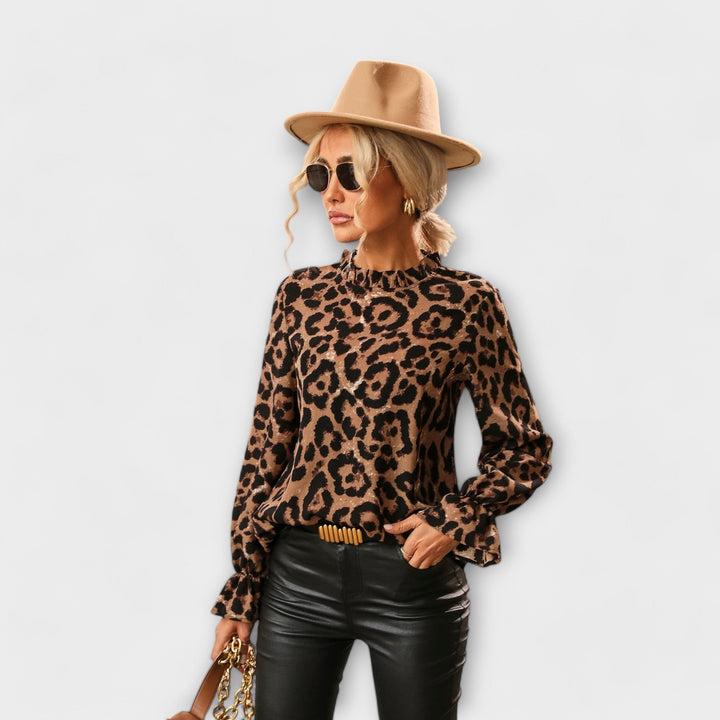 Camisa de leopardo con cuello doblado - Elegancia salvaje