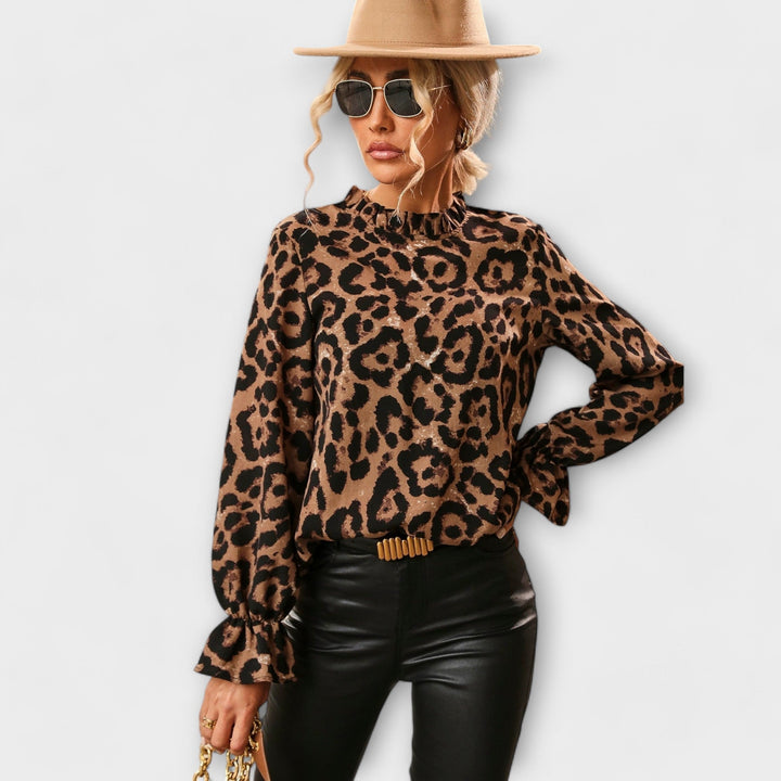 Camisa de leopardo con cuello doblado - Elegancia salvaje