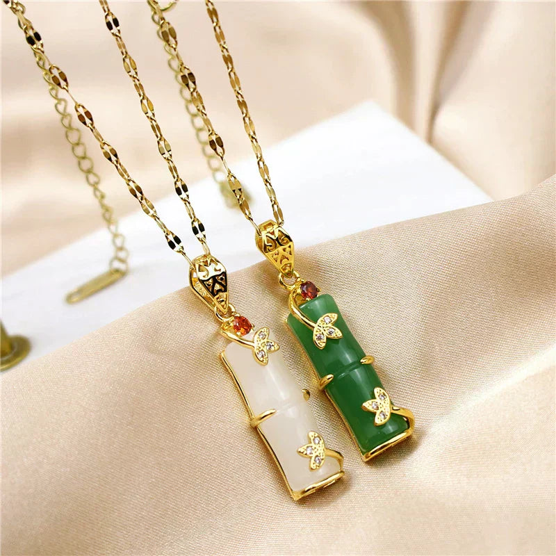 Colgante de jade de diseño minimalista - símbolo de sanación y abundancia
