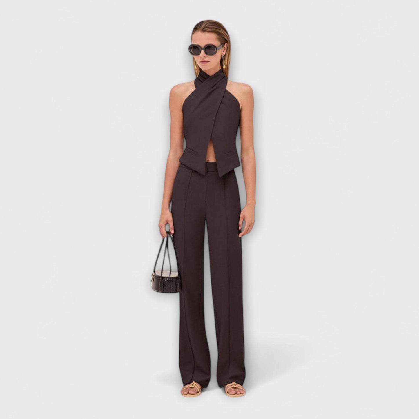 Top tank con cuello cruzado y cremallera trasera