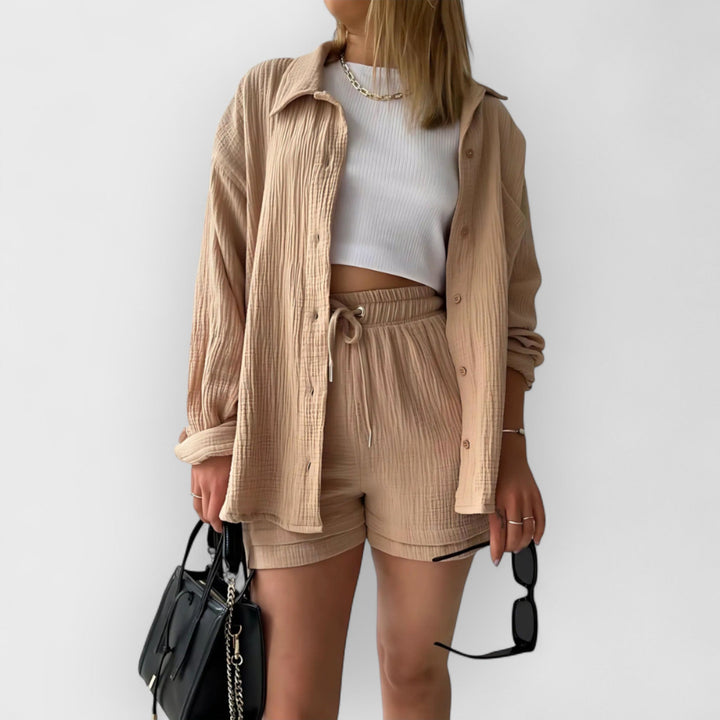 Conjunto de verano con camiseta y pantalones cortos