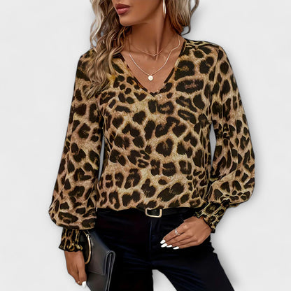 Camisa de tigre elegante con escote en V