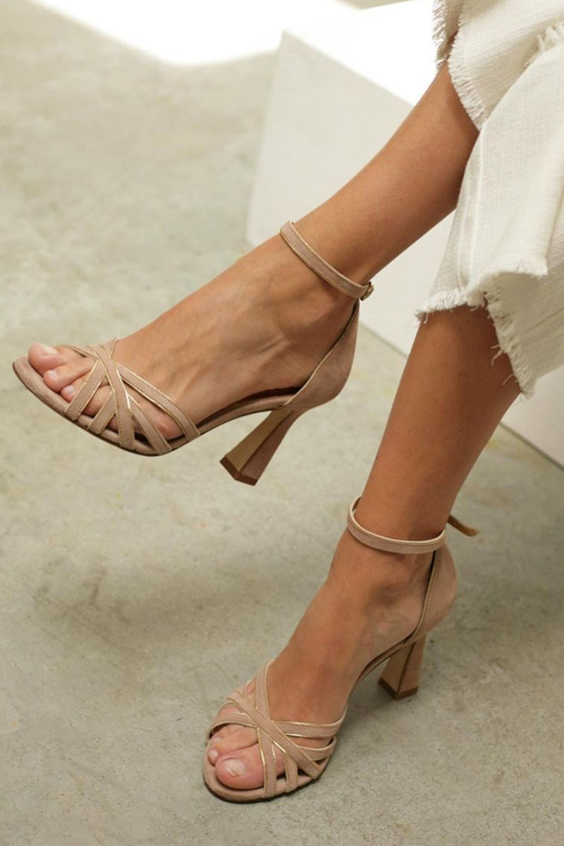 Alveira™ | Sandalias de patchwork con punta redonda y tacón delgado