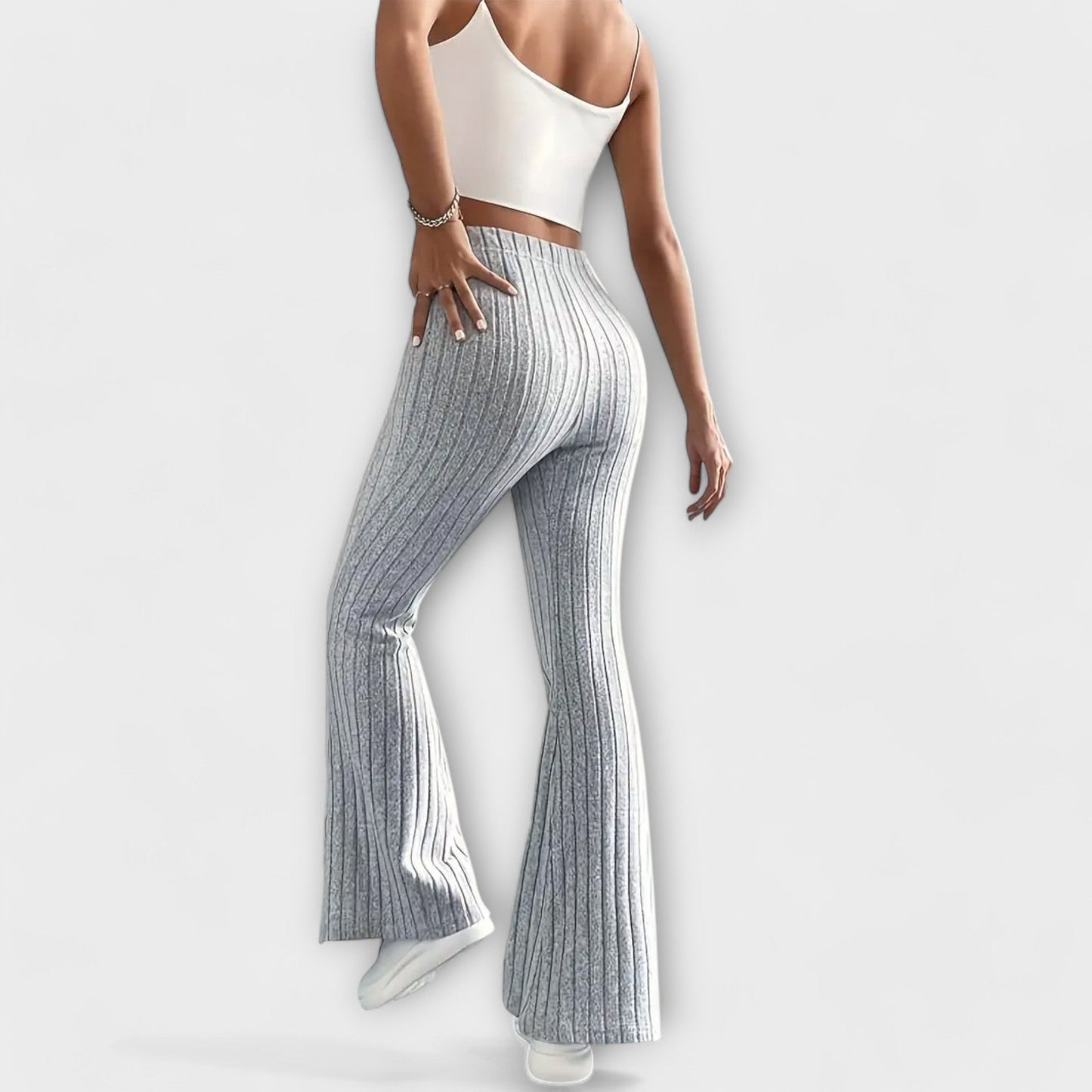 Pantalones elegantes para mujeres con corte destacado