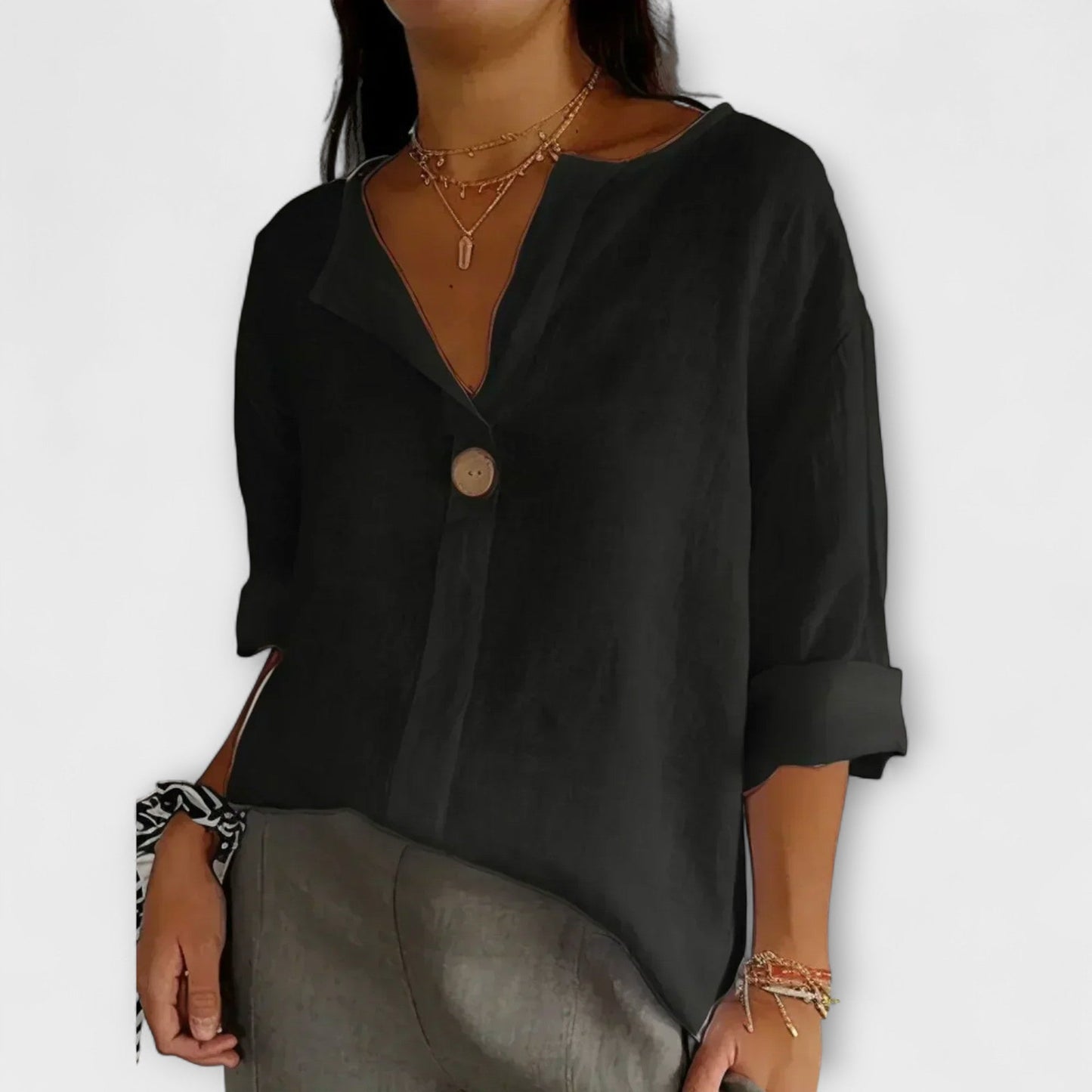 Camisa elegante con cuello en V de Nicole