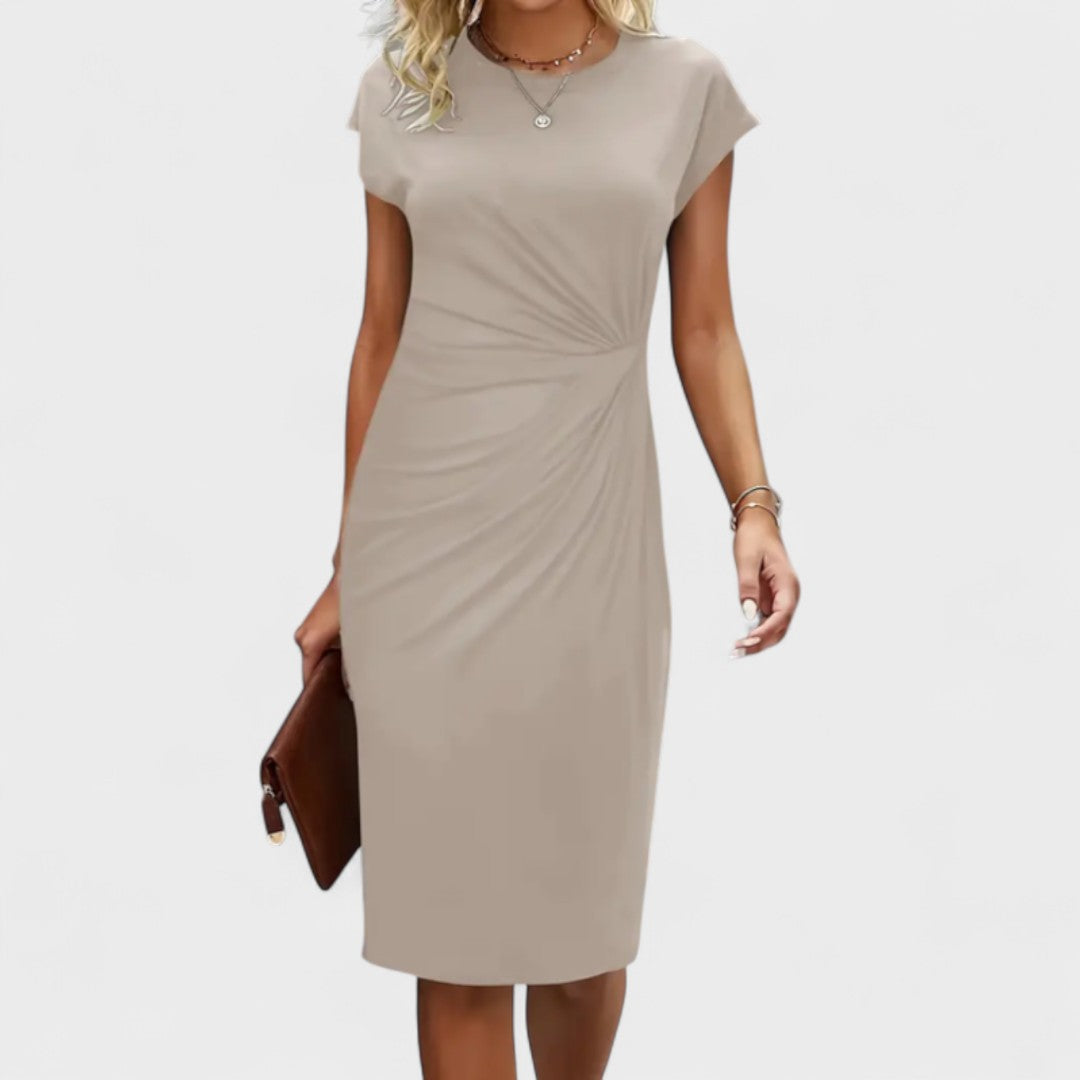 Vestido de cóctel corto con mangas cortas
