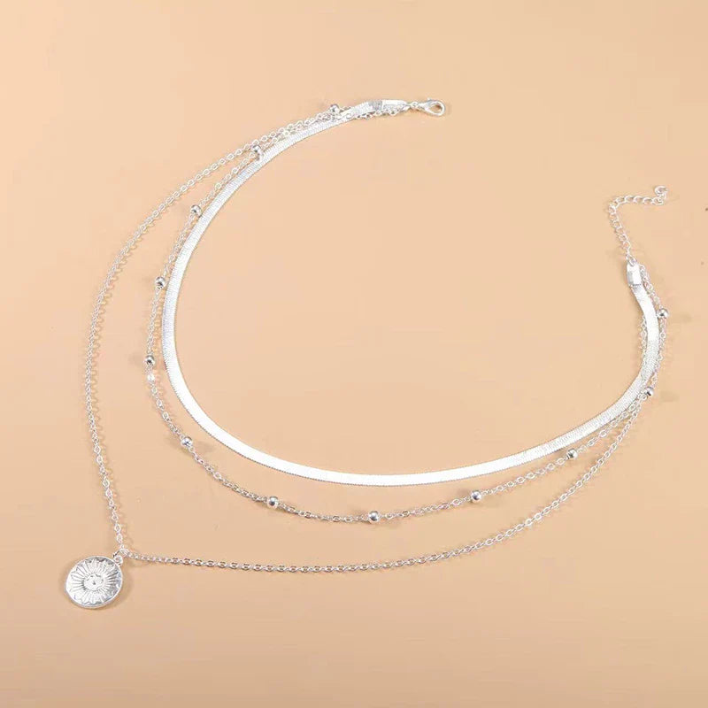 Pulseras elegantes en tres colores