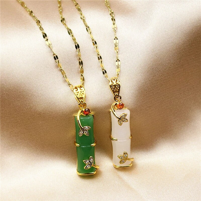 Colgante de jade de diseño minimalista - símbolo de sanación y abundancia