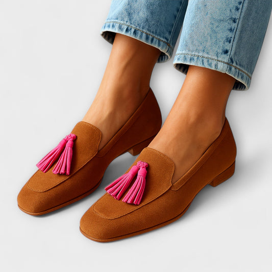 Mocasines rosas de cuero ante con piezas decorativas