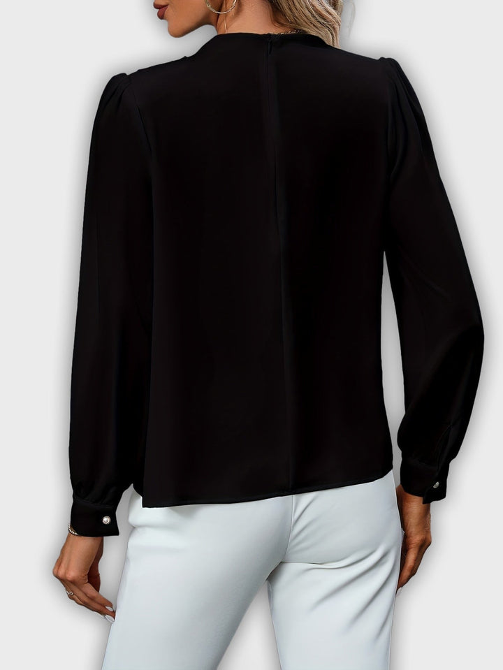 Camisa elegante con cuello alto