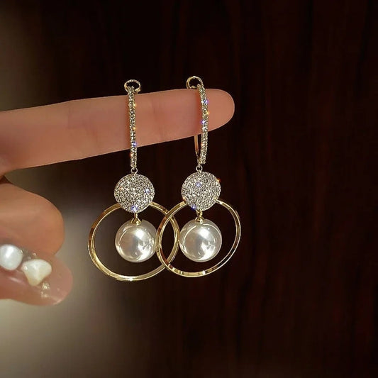 Pendientes de perlas y circonitas diseñados