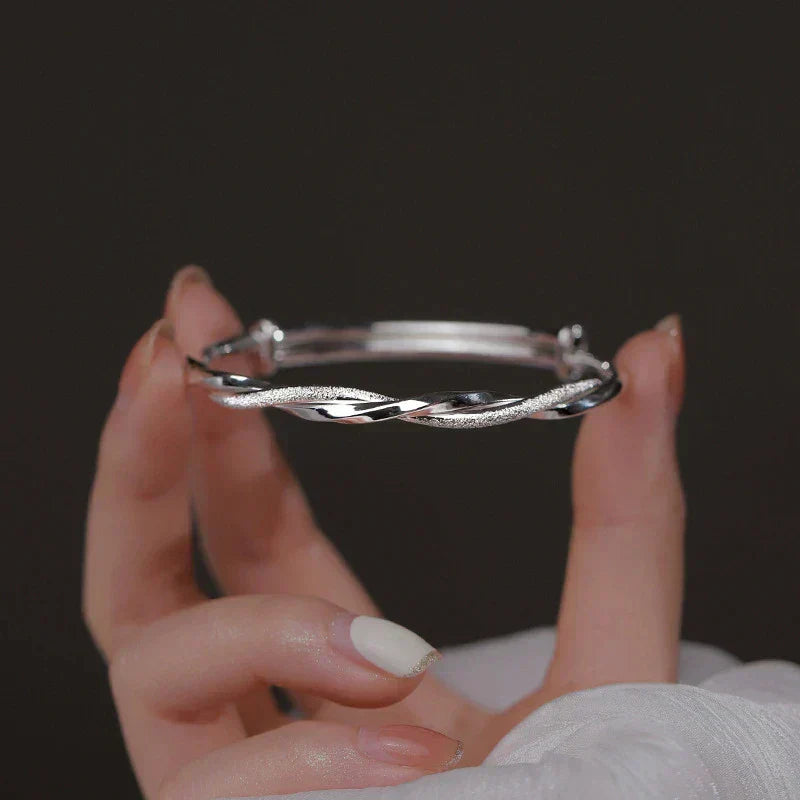 Pulsera de plata moderna y elegante