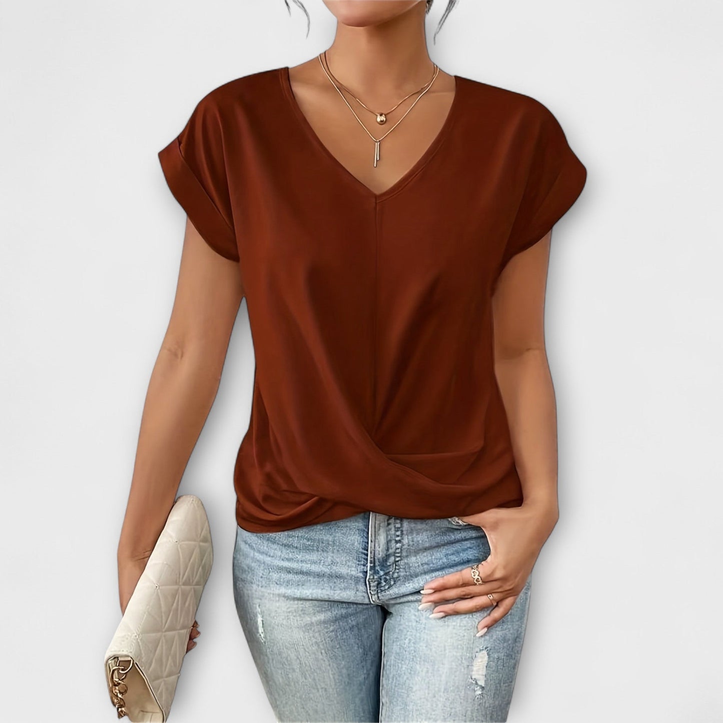 Top V con detalles de botón