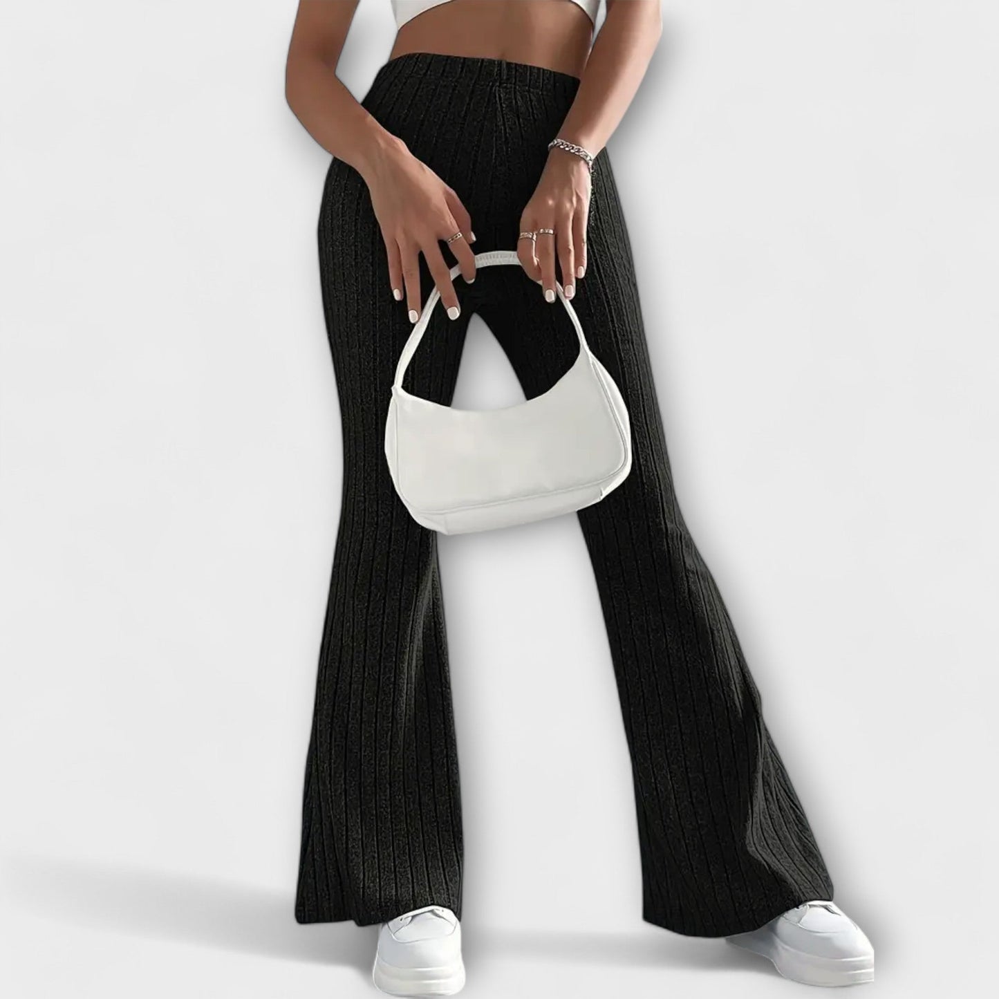 Pantalones elegantes para mujeres con corte destacado