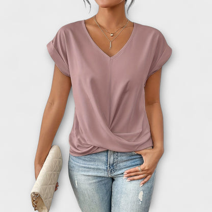 Top V con detalles de botón