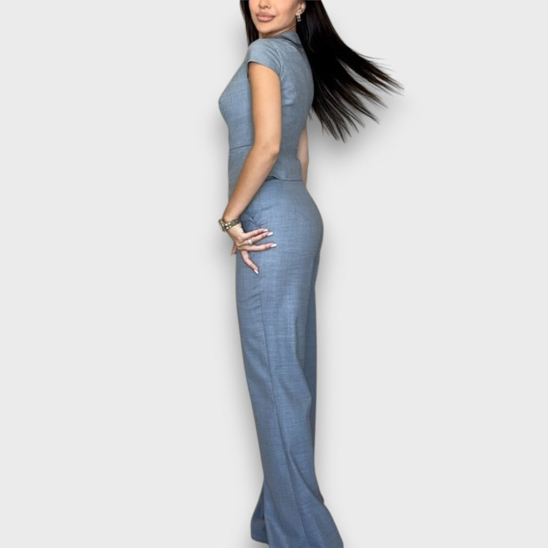 Laura – Conjunto elegante con silueta femenina