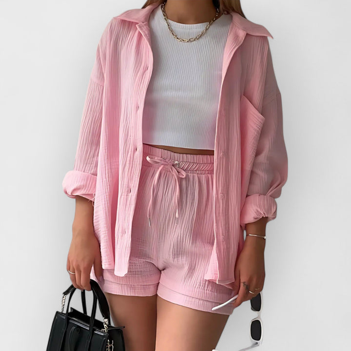 Conjunto de verano con camiseta y pantalones cortos