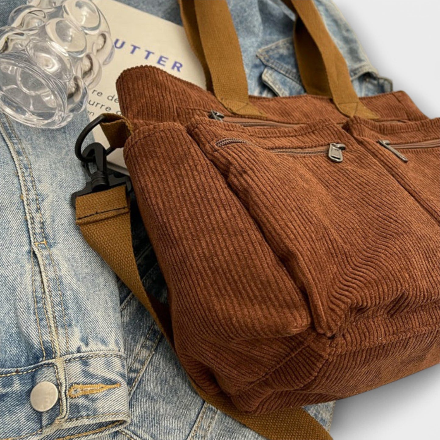 Bolso tote impermeable con compartimento interno espacioso