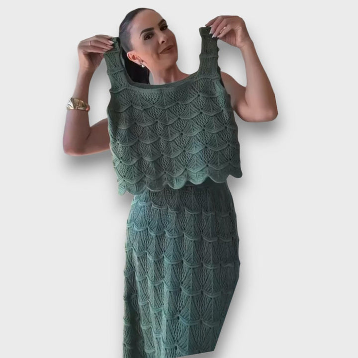 Lunara – Conjunto de dos piezas con diseño de tejido en la parte superior y la falda