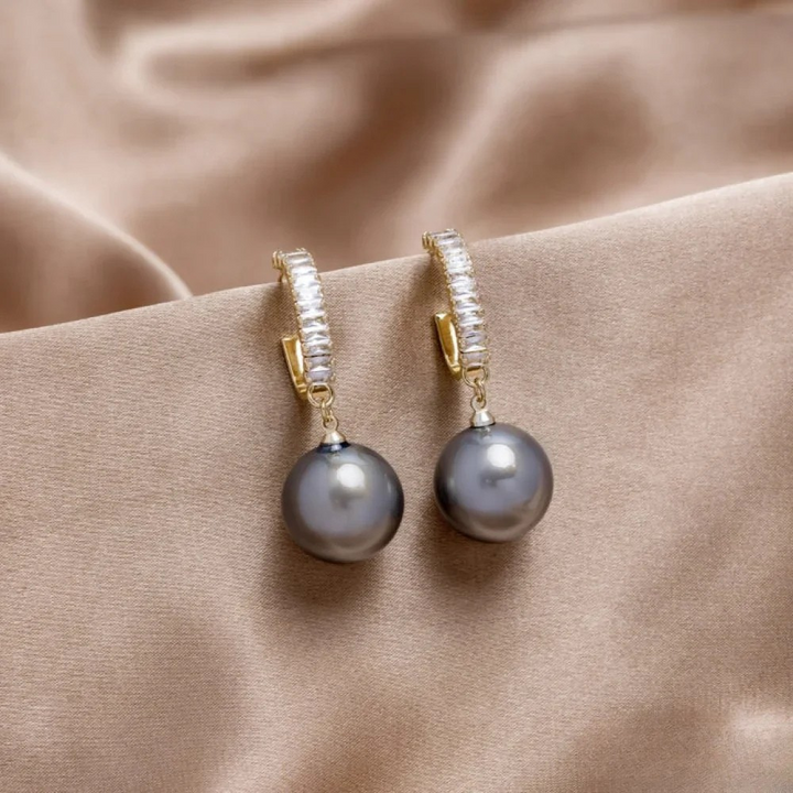 Pendientes de perlas y circonitas elegantes