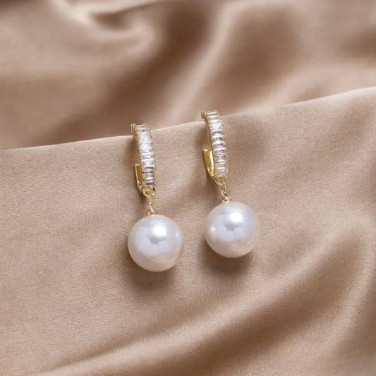 Pendientes de perlas y circonitas elegantes