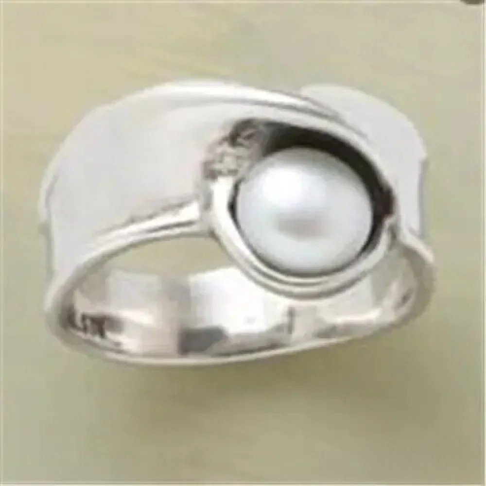 Anillo de perla retro de lujo
