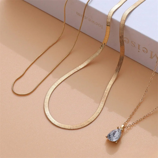 Collar de oro con circonitas