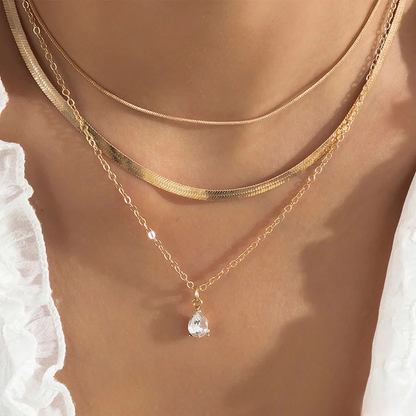 Collar de oro con circonitas