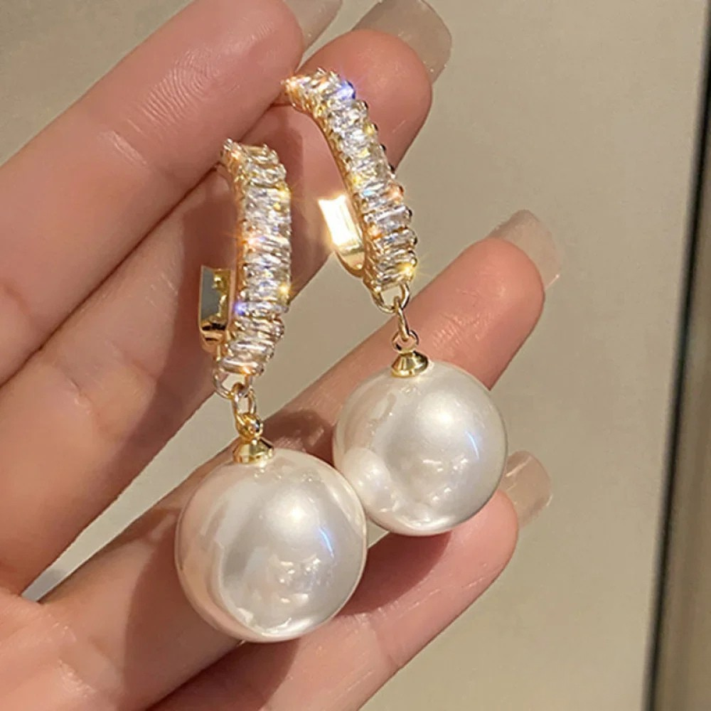 Pendientes de perlas y circonitas elegantes