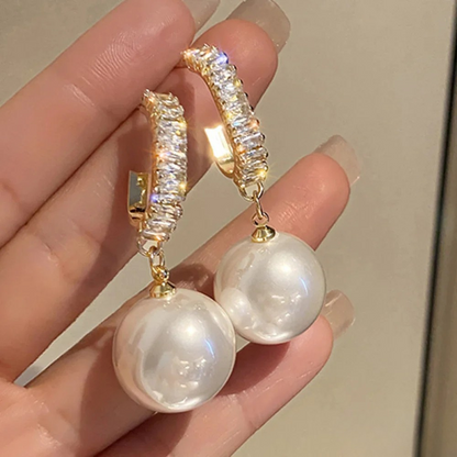 Pendientes de perlas y circonitas elegantes