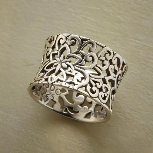 Anillo hueco antiguo - Joyería Laura
