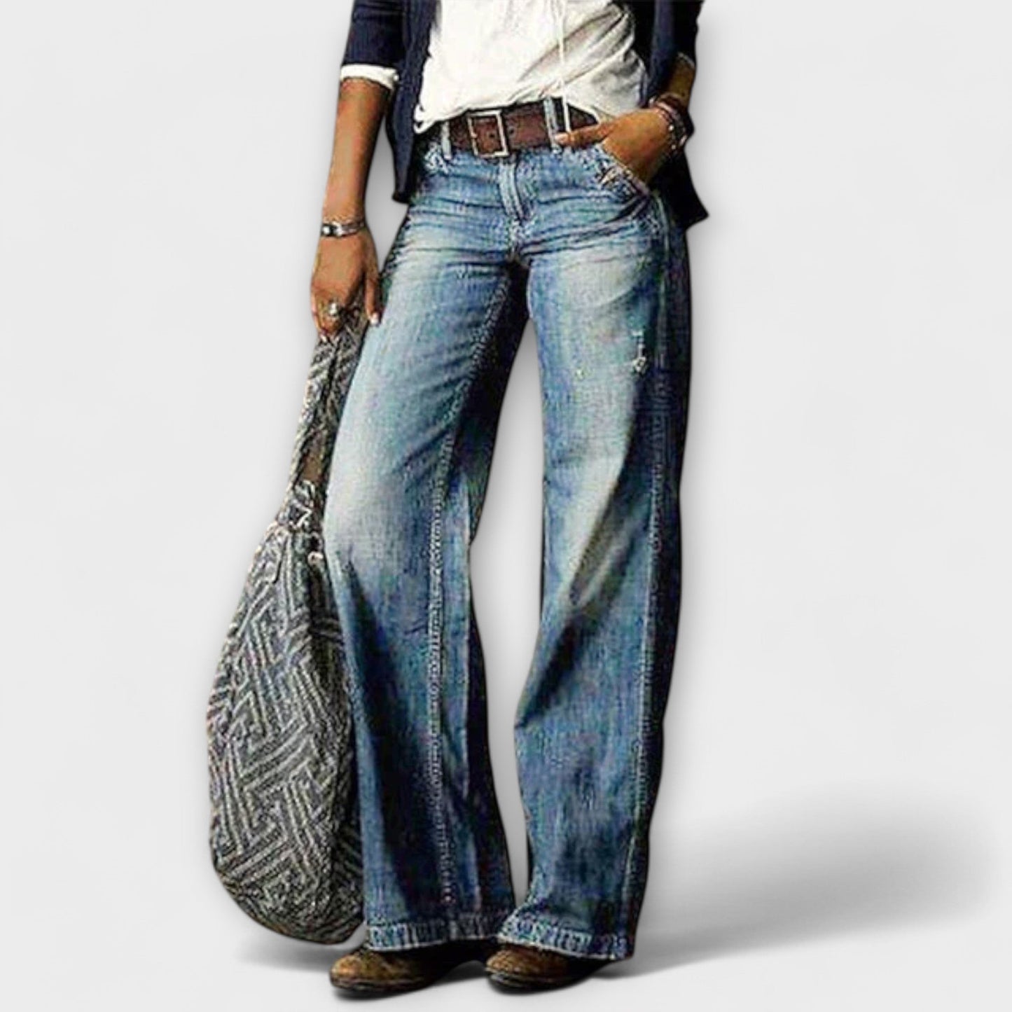 Jeans anchos modernos para mujeres