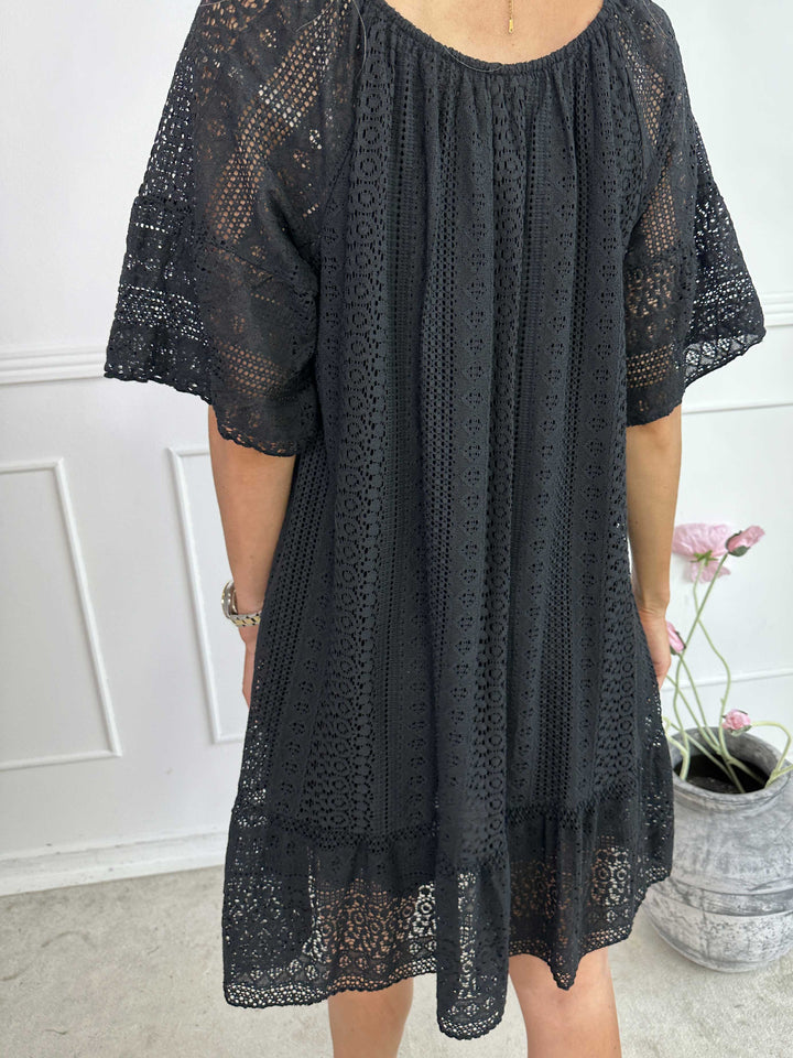 Vestido de encaje suave de algodón con mangas